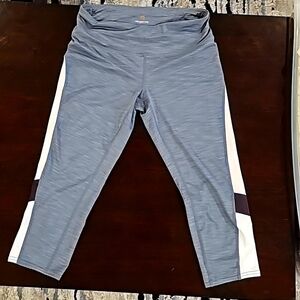 2 FOR $50 Tangerine Women’s Gray Color Block Active Capri Yoga Pants